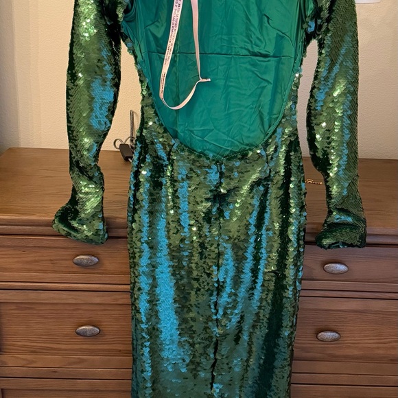 House of CB Belle Shimmering Emerald Long Sleeve Dress - Picture 3 of 8